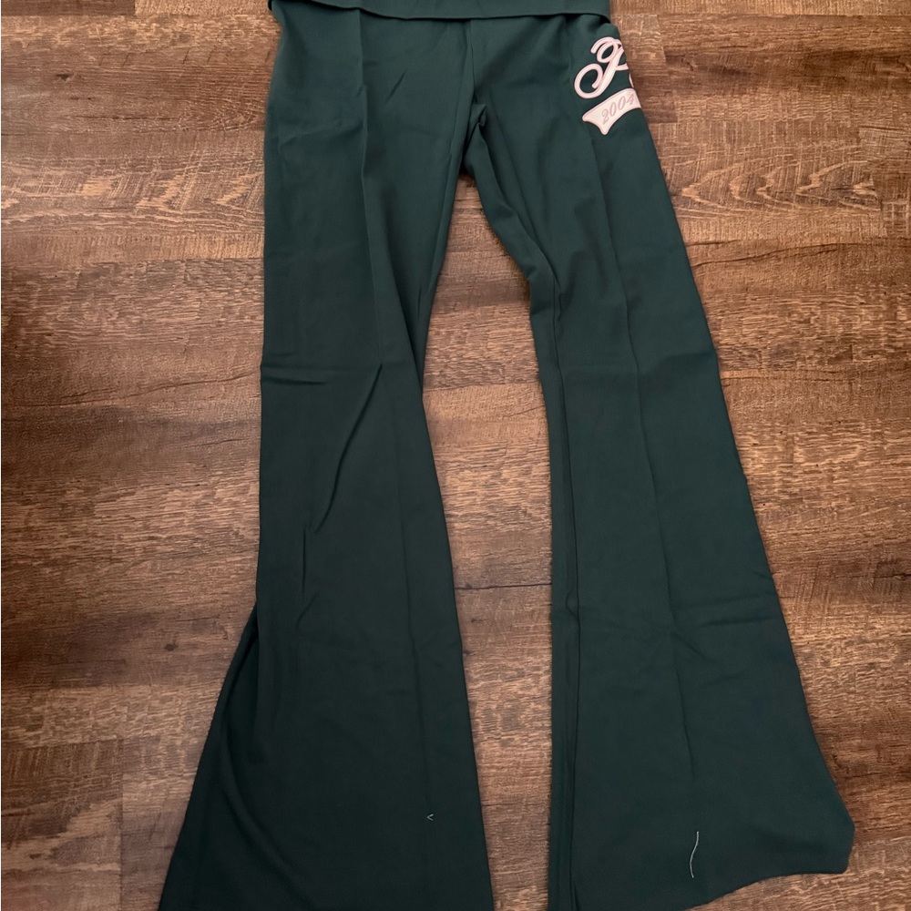 Forest green Victoria’s Secret limited edition fold over yoga pants size medium